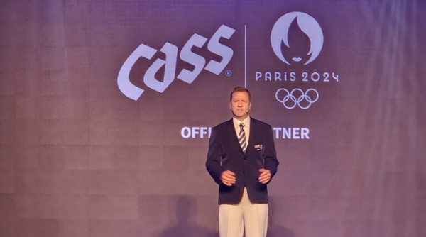 오비맥주는 지난 26일 서울 워커힐호텔에서 파리올림픽 공식 파트너십을 기념해 기자간담회를 열었다. 배하준 오비맥주 대표가 연설을 하고 있다. /사진=손원태기자