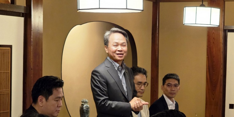 진옥동 신한금융그룹 회장이 지난달 27일 일본 도쿄에서 열린 ‘신한금융그룹 애널리스트 데’ 만찬 행사에 참석해 발언하고 있다./사진제공=신한금융