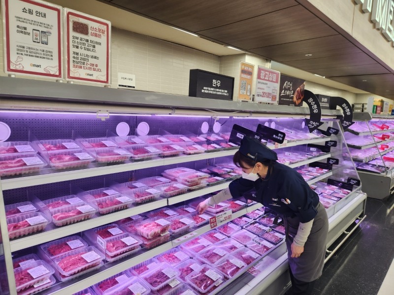 이마트가 장마철을 맞아 집에서 즐길 수 있는 '홈캉스' 대표 먹거리 행사를 진행한다. /사진제공=이마트