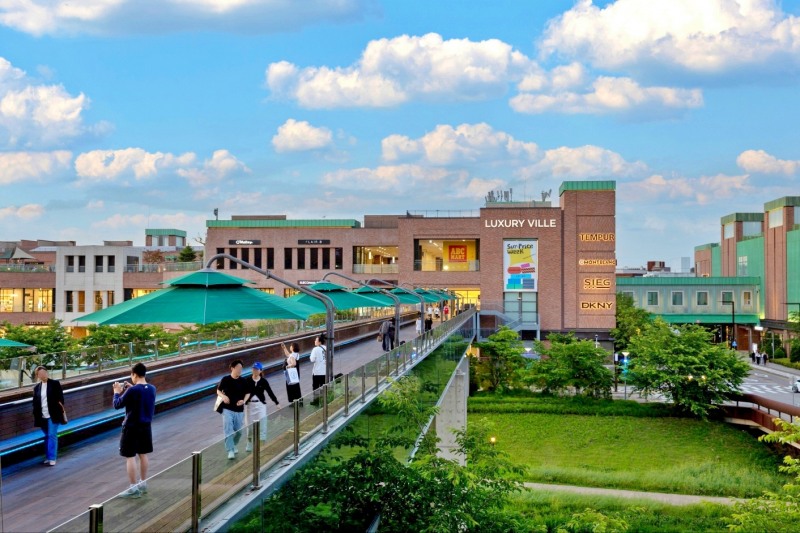 롯데프리미엄아울렛 파주점이 개점 13년 만에 대대적인 상품군 리뉴얼에 나선다. /사진제공=롯데백화점