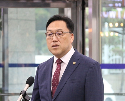 Kim Byung-hwan, Commissioner of the Financial Services Commission