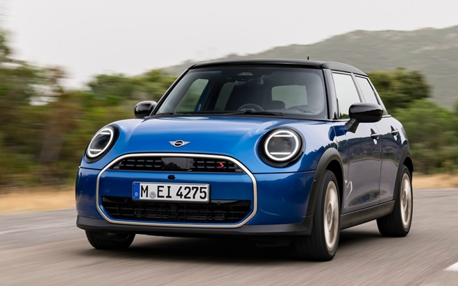 MINI 쿠퍼S 5도어 출시 "여유로운 공간"