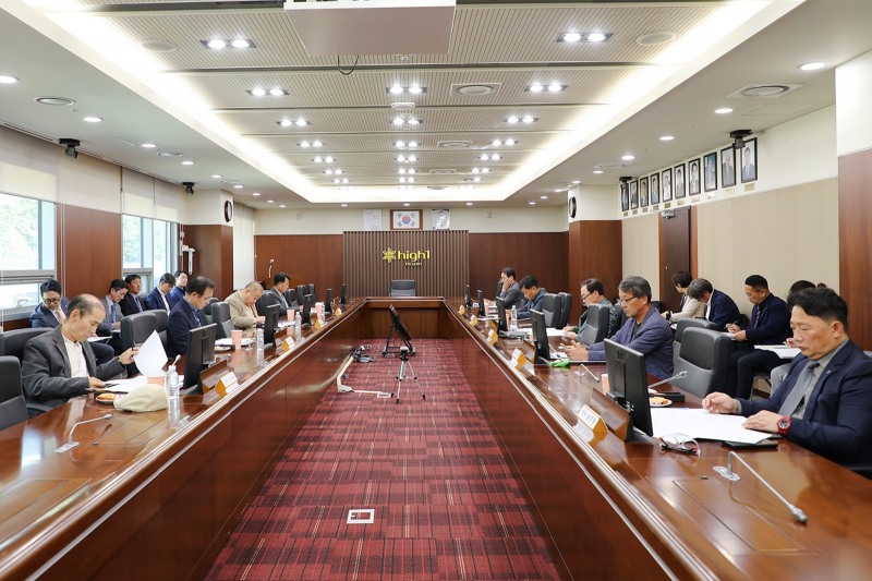 강원랜드 제215차 이사회가 진행되는 모습./사진제공=강원랜드