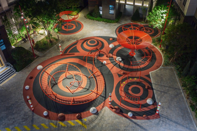 대치푸르지오써밋 놀이공간 '아티스틱플레이그라운드'에 적용된 경관조명 / 사진제공=대우건설