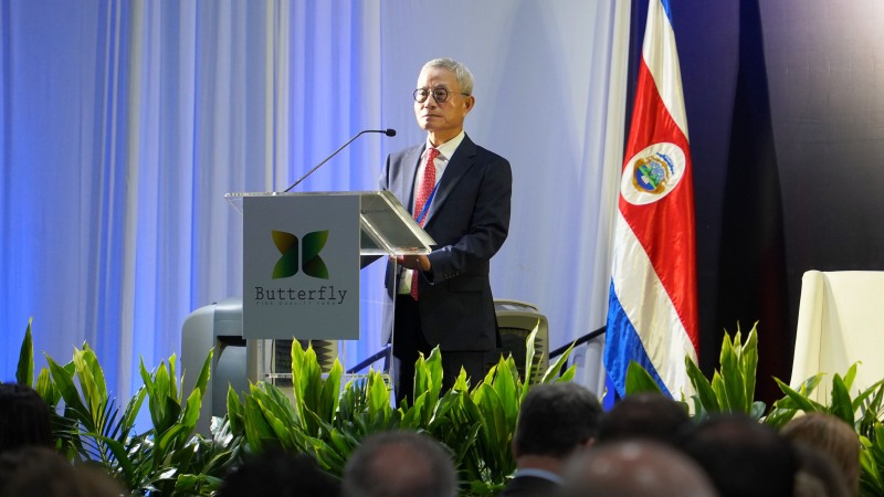 코스타리카 공장 준공 행사에 참석한 김웅기 글로벌세아그룹 회장 / 사진제공=쌍용건설