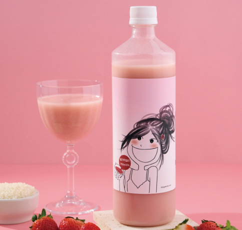 성수주조장 딸기 막걸리. /사진제공=HLB그룹
