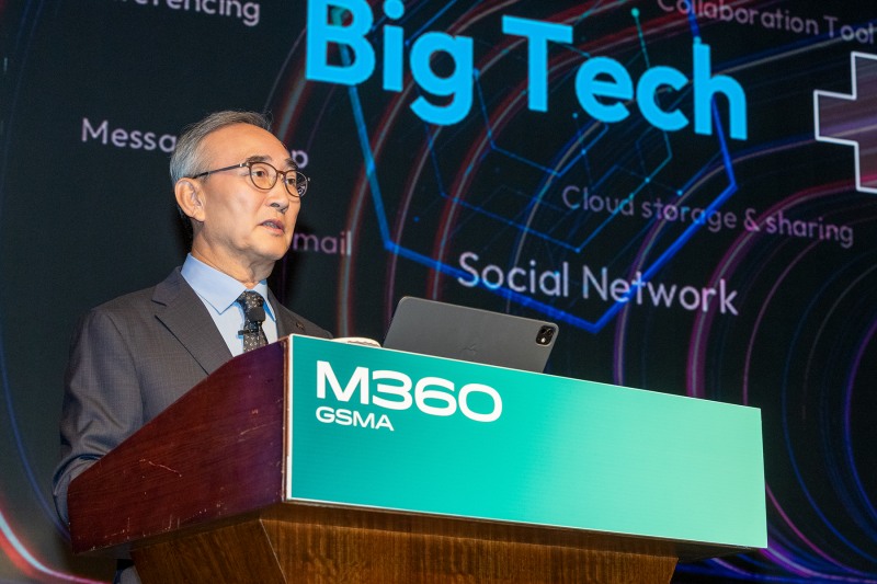 M360 APAC에서 기조연설을 하는 KT 김영섭 대표. / 사진=KT