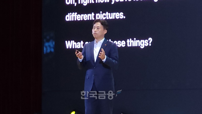 곽노정 SK하이닉스 CEO가 세계 최초 16단 HBM3E 개발을 공식화했다. / 사진=김재훈 기자