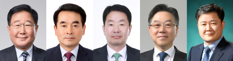 (왼쪽부터) 조석 HD현대일렉트릭 부회장 승진자, 김재을 HD현대삼호 대표이사 사장 내정자, 김영기 HD현대일렉트릭 대표이사 사장 내정자, 송명준 HD현대오일뱅크 공동대표이사 사장 내정자, 정임주 HD현대오일뱅크 공동대표이사 사장 내정자.