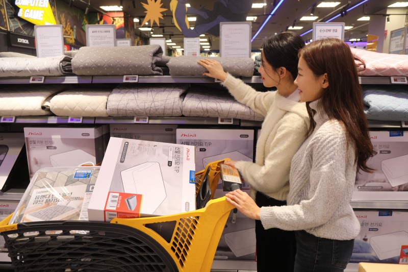 이마트가 방한용품 할인전을 개최했다. /사진제공=이마트