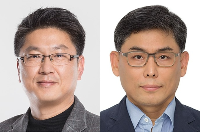 Han Jin-man, new head of Samsung Electronics DS Division Foundry Business Division (President, left) and Kim Yong-kwan, new head of Samsung Electronics DS Division Management Strategy Division (President). / Photo = Samsung Electronics