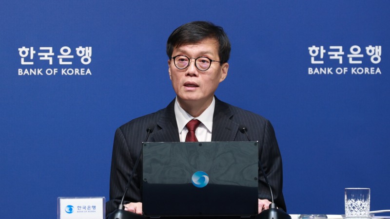 이창용 한국은행 총재가 28일 오전 서울 중구 한국은행에서 열린 통화정책방향 기자간담회에서 발언하고 있다. / 사진제공= 한국은행(2024.11.28)