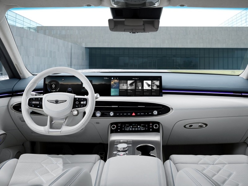 제네시스 GV70 전동화 페이스리프트 공개 '정제된 우아함'