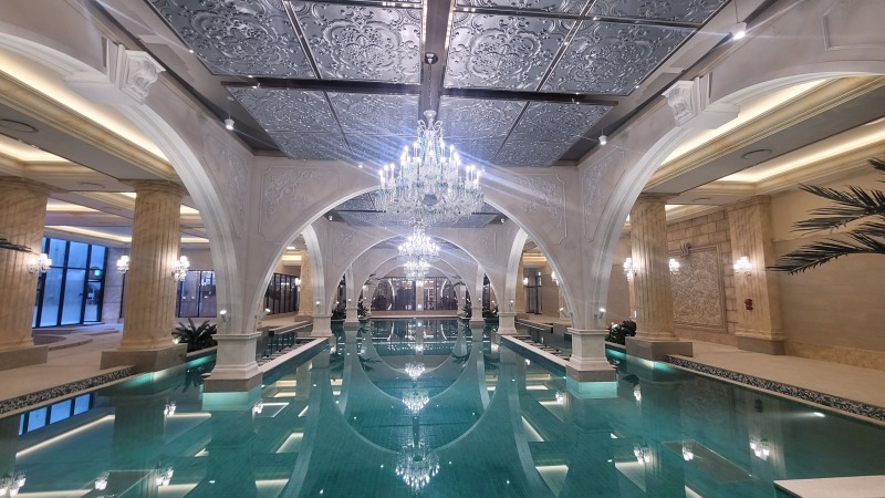 로열파크씨티Ⅱ 수영장./사진=주현태 기자