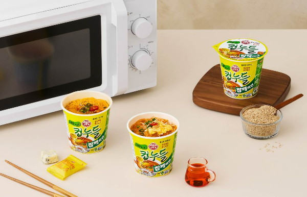 오뚜기(대표 황성만)가 자사 용기면 및 컵면 매출 1위 제품인 참깨라면을 컵누들로 출시했다. /사진=오뚜기
