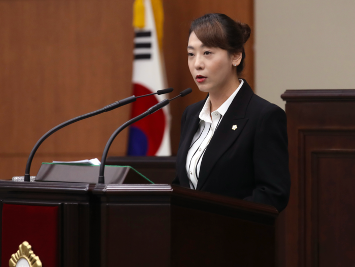 강여정 의원이 구정 질문을 하는 모습./사진제공=서초구의회