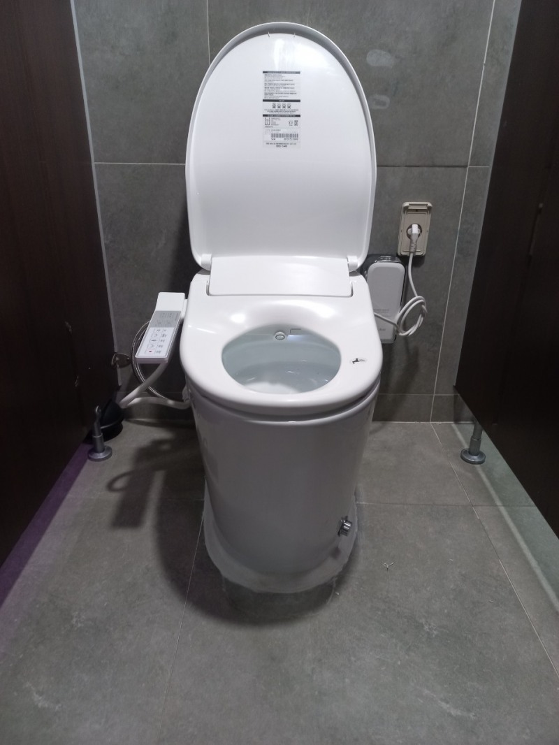 송파구청 내 설치된 친환경 양변기./사진제공=송파구