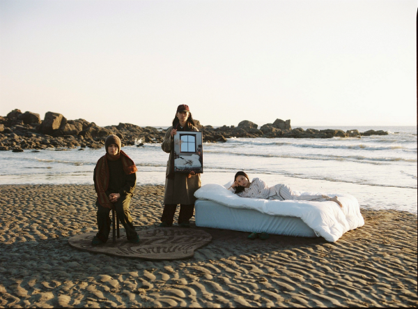 코오롱FnC 남성복 브랜드 커스텀멜로우가 론칭 15주년을 맞아 라이프스타일 브랜드 ‘세이투셰(SAY TOUCHE)’와 함께 컬렉션을 선보인다. /사진=코오롱FnC 커스텀멜로우