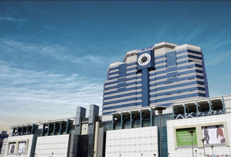 AK플라자가 분당점 수익증권 인수 나선다. /사진제공=AK플라자