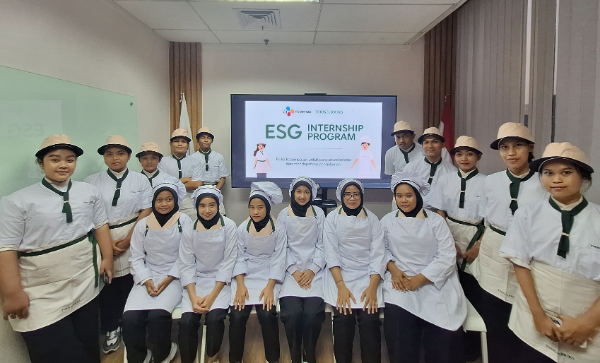 CJ푸드빌은 지난 9월 베이커리 전문가를 꿈꾸는 인도네시아 현지 학생 16명을 선발해 청년 채용 프로그램을 운영했다. 국내에서 운영중인 다양한 산학협력 채용 프로그램을 해외로까지 확대한 것이다. /사진=CJ푸드빌