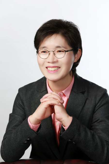 이정애 LG생활건강 사장은 “경쟁력 있는 최고의 제품을 개발하는 열정과 차별적 미래 가치를 만들어내는 몰입으로 LG생활건강의 저력을 입증하는 한 해를 만들자”라고 2일 밝혔다. /사진=LG생활건강