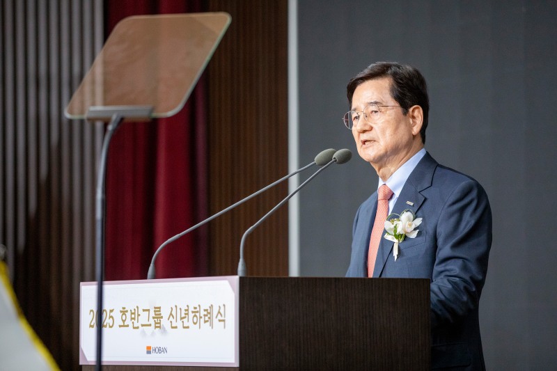 김선규 호반그룹 회장이 신년사를 하는 모습./사진제공=호반그룹