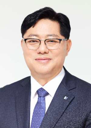 이건홍 기업고객그룹장 겸 부산·울산·경남그룹장 부행장 / 사진제공 = IBK기업은행