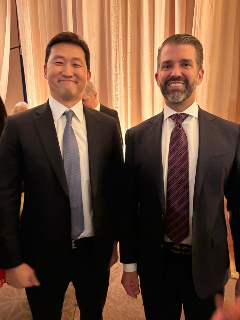 김범석 쿠팡 의장(왼쪽), 도널드 트펌프 주니어 /사진=워싱턴특파원단