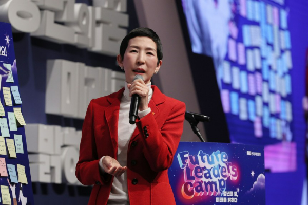 김정수 삼양식품 부회장이 지난 10일 강원도 강릉 라카이 샌드파인 리조트에서 열린 '2025 한경협 퓨처 리더스 캠프'에서 연사로 나선 모습. /사진=한국경제인협회