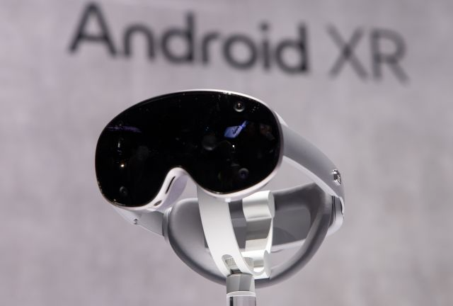 삼성전자 갤럭시 언팩 2025에서 처음으로 대중들에게 실물 전시한 신형 XR기기 '프로젝트 무한'. / 사진=삼성전자