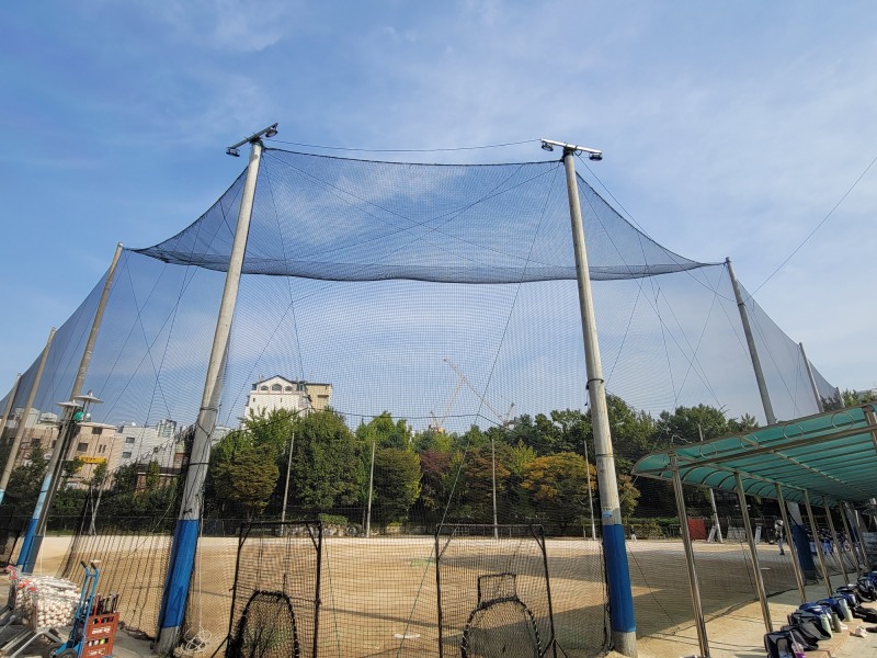 안전사고 예방을 위한 비구방지 그물안전망 설치./사진제공=송파구