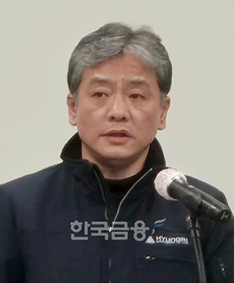 주우정 현대엔지니어링 대표가 28일 서울 종로구 현대빌딩 별관에서 서울세종고속도로 붕괴사고와 관련해 기자회견을 열고 발언하고 있다.