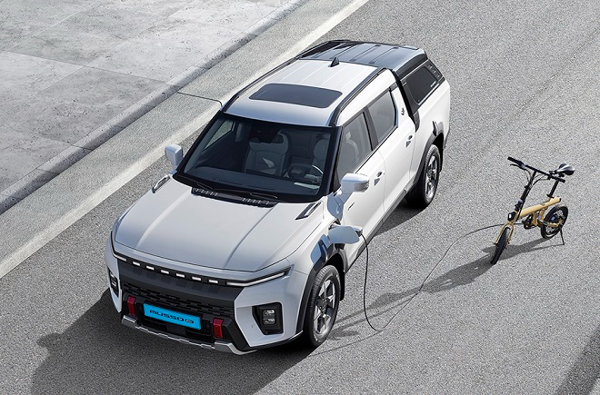 50대 자영업자가 선택한 무쏘EV...계약 3200대 돌파