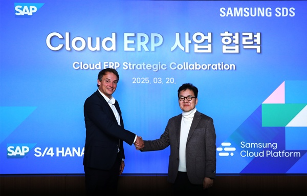 삼성SDS 이준희 대표이사(오른쪽)와 SAP Christian Klein(크리스티안 클라인) CEO(왼쪽)가 3월 20일(목) 클라우드 ERP 사업 확대를 공동 추진하기로 합의했다. / 사진=삼성 SDS