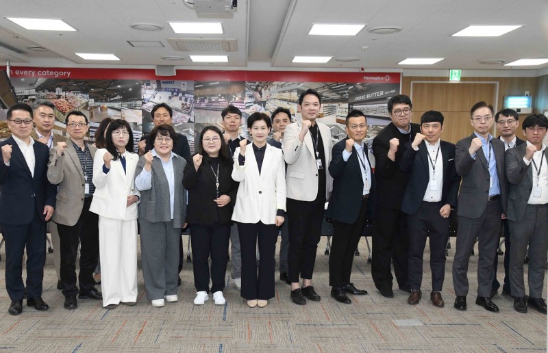 25일 홈플러스 본사에서 홈플러스 경영진과 한마음협의회 전사 위원이 참석한 가운데 전사 협의회가 진행됐다. /사진제공=홈플러스