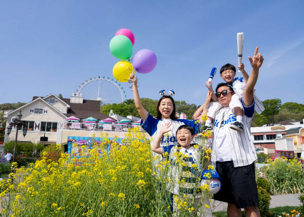 삼성물산 리조트부문(사장 정해린)이 운영하는 에버랜드가 어린이날, 어버이날 등 5월 가정의 달을 맞아 온가족이 함께 즐기기 좋은 특별 프로그램을 다채롭게 선보인다. /사진=에버랜드