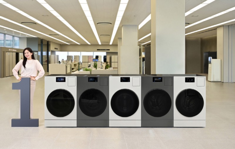 삼성전자 올인원 세탁건조기 '비스포크 AI 콤포' 판매 1만대 돌파. / 사진=삼성전자