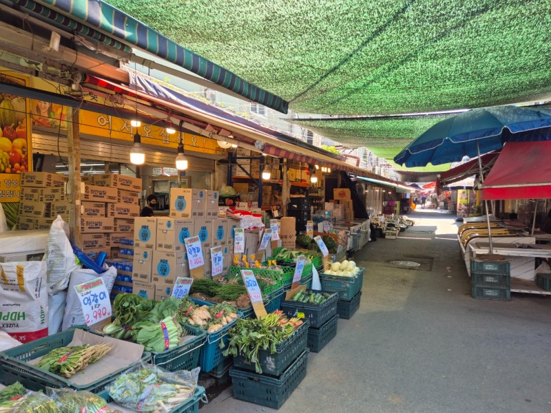 공덕역 5번 출구 근처 마포공덕시장 내부 전경. / 사진=한상현 기자