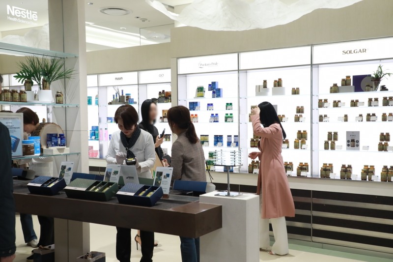 현대백화점 목동점에서 운영하는 네슬레헬스사이언스스토어./사진제공=현대백화점