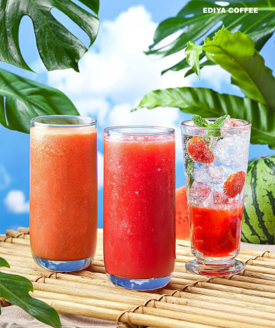 이디야커피가 지난 22일 출시한 여름 시즌 한정 ‘생과일 음료’ 3종이 출시 후 10일 만에 누적 판매량 30만 잔을 돌파했다고 2일 밝혔다. /사진=이디야커피