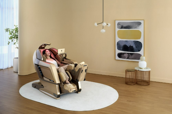 헬스케어로봇 기업 바디프랜드(대표 지성규·김흥석)가 전문적인 마사지를 비롯해 인체적용시험에서 효과가 입증된 뷰티케어를 한 번에 할 수 있는 에스테틱 헬스케어로봇 ‘퀀텀 뷰티캡슐(QUANTUM BEAUTY CAPSULE)’을 5일 출시했다. /사진=바디프랜드