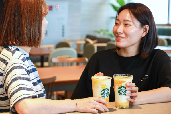 스타벅스 코리아(대표 손정현)가 지난달 22일 선보인 ‘자몽 망고 코코 프라푸치노’가 출시 30일 만에 판매 200만 잔을 돌파했다. /사진=스타벅스 코리아