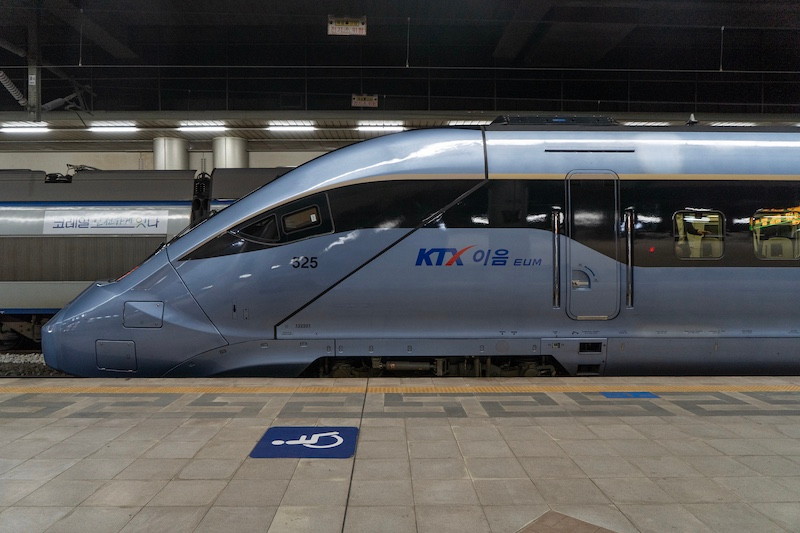 현대로템은 한국철도공사(코레일)에 ‘2세대 KTX-이음’ 초도 편성분을 기존 계획보다 약 4개월 앞서 조기 인도했다고 30일 밝혔다. 사진은 ‘2세대 KTX-이음’. / 사진=현대로템