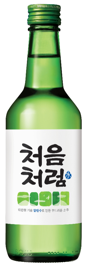 롯데칠성음료(대표 박윤기)가 한국 주류 시장에 20도 소주의 첫 시작을 알린 ‘처음처럼’ 관련 알코올 도수를 16도로 낮춰 새롭게 선보인다. /사진=롯데칠성음료