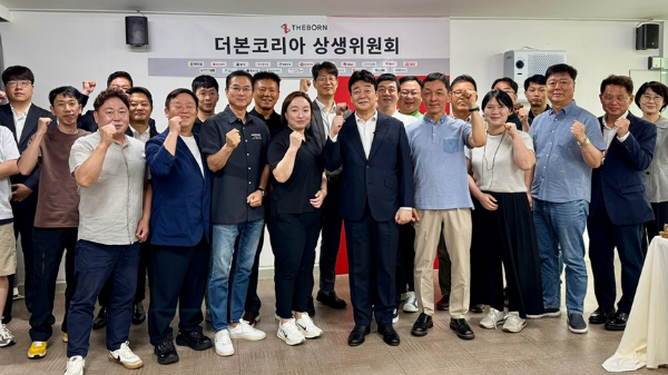 더본코리아(대표 백종원)가 제2차 ‘더본코리아 상생위원회’ 정례회의를 열고, 프랜차이즈업계 최초로 가맹점주 ‘월세 카드결제 서비스’ 신설을 확정했다고 29일 밝혔다. /사진=더본코리아