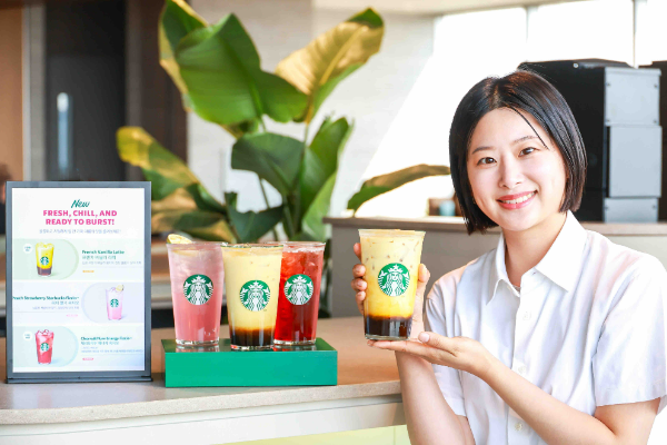 스타벅스 코리아(대표 손정현)가 지속되는 무더위로 과거 고객의 사랑을 받았던 여름 시즌 인기 음료를 4일부터 다시 선보인다. /사진=스타벅스 코리아