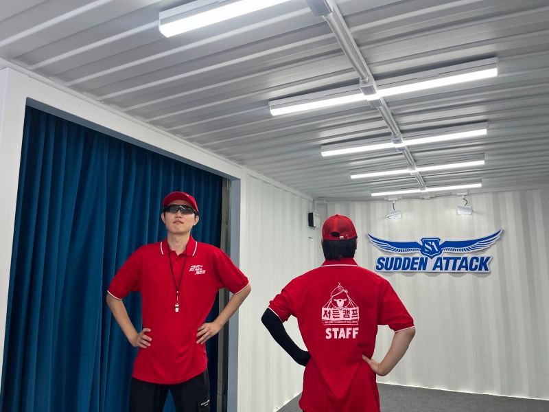 넥슨 온라인 FPS 게임 '서든어택' 이 서비스 20주년 팝업스토어 '서든캠프'를 열었다. / 사진=정채윤 기자