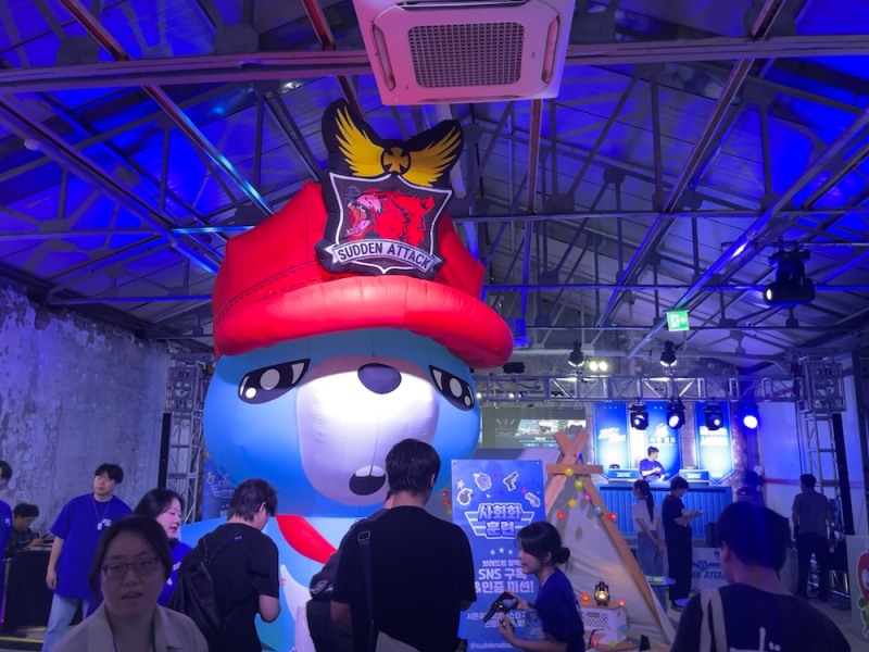 넥슨 온라인 FPS 게임 '서든어택' 이 서비스 20주년 팝업스토어 '서든캠프'를 열었다. / 사진=정채윤 기자