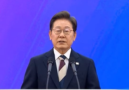 이재명 대통령의 취임 100일 기자회견이 증시 활성화 의지를 드러냈음에도 불구하고, 정작 시장의 ‘핵심 관심사’인 대주주 양도소득세 기준(50억 원 유지)에 대한 명확한 입장 표명이 없었다. 오히려 증권가에선 실망만 컸다는 반응이다. 사진=MBCTV 캡쳐