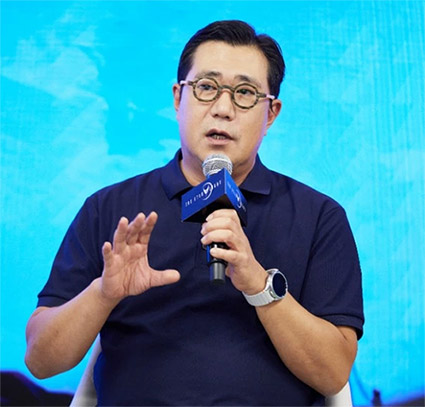 한지훈 컴투스 게임사업부분장이 지난 10일 진행된 '더 스타라이트 미디어 프리뷰'에서 질문에 답변하고 있다./사진=컴투스